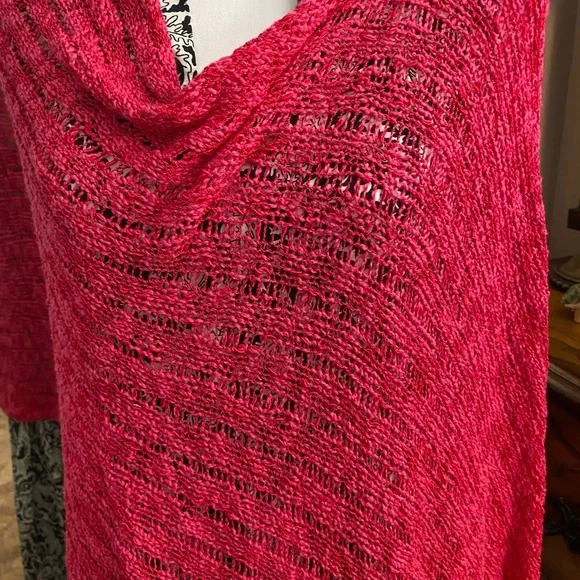 🎉SALE🎉Fun Raspberry Color Knit Shawl - Picture 3 of 6